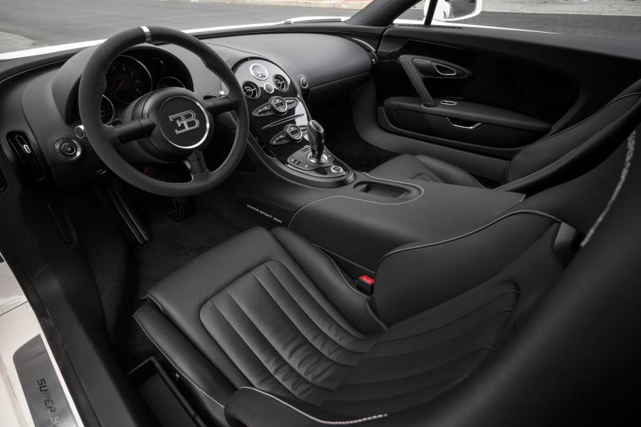 Торпедо Bugatti Veyron 16.4 Super Sport 2010 года  (NA) (фото 23 из 25)